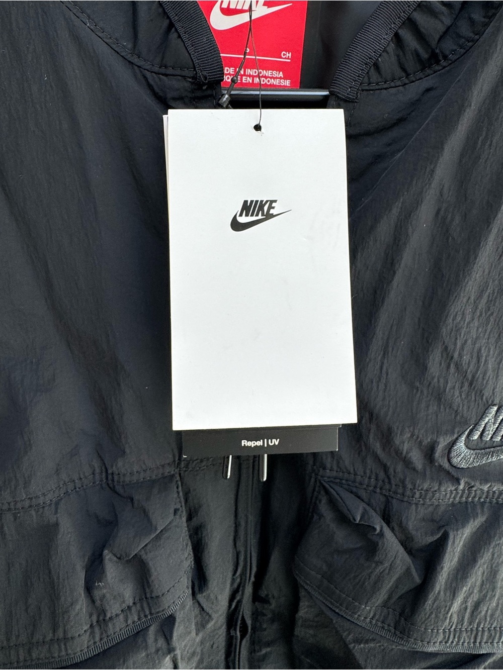 Nike Men’s Tech Woven Vest - Picture 4 of 4